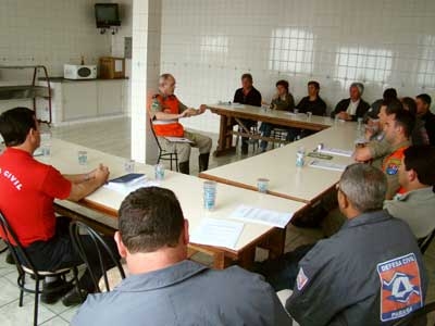 Coordenadores municipais da Defesa Civil fazem reunião