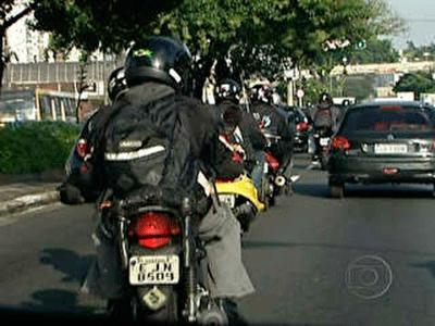 Motos