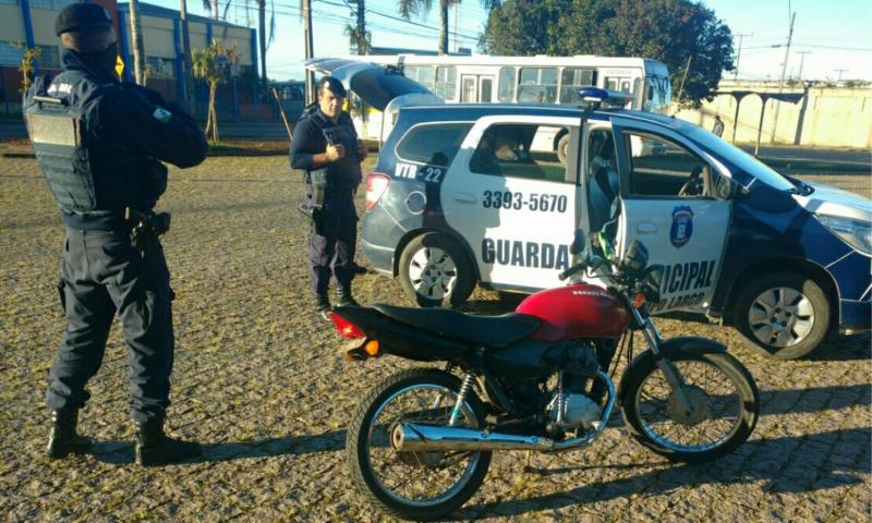 GM apreende menores com moto furtada em Balsa Nova