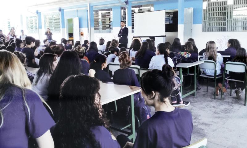 Ministério Público realiza palestra nos colégios estaduais de Campo Largo