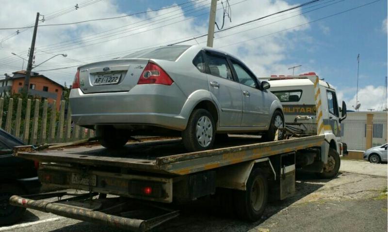 Veículo roubado em Fazenda Rio Grande encontrado no Itaqui