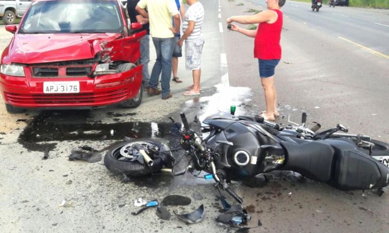 Grave acidente na PR 423 deixa motociclista em estado grave