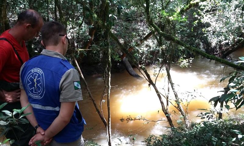 Homem sem identificação encontrado morto no Rio Itaqui