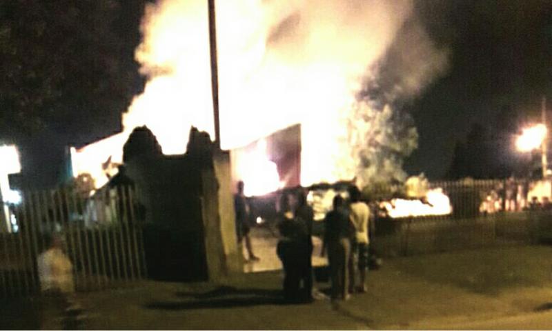 Incêndio consome residência na Vila Torres