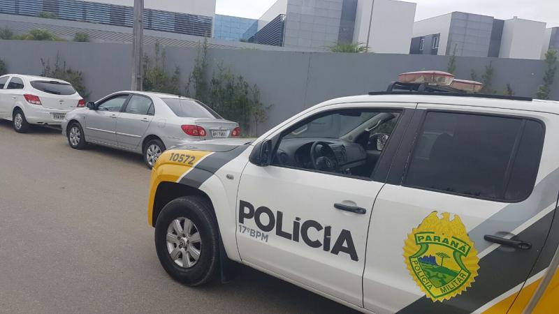 Polícia rastreia celular e encontra carro roubado