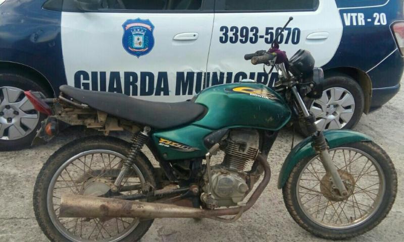 Homem detido pela GM com moto furtada no Bom Jesus