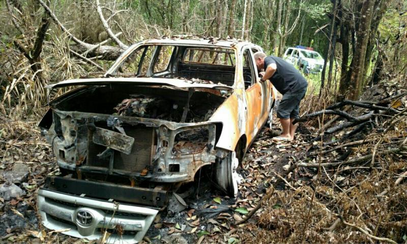 Toyota Hilux encontrada queimada em Bateias