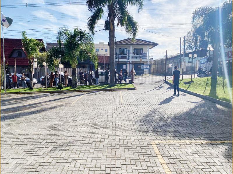 Fórum Eleitoral de Campo Largo atende quase 500  pessoas no último dia de regularização do título