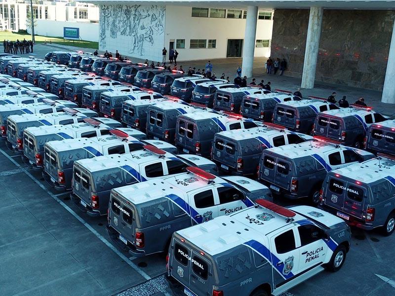 Governador entrega 225 novas viaturas e 1,4 mil coletes balísticos à Polícia Penal