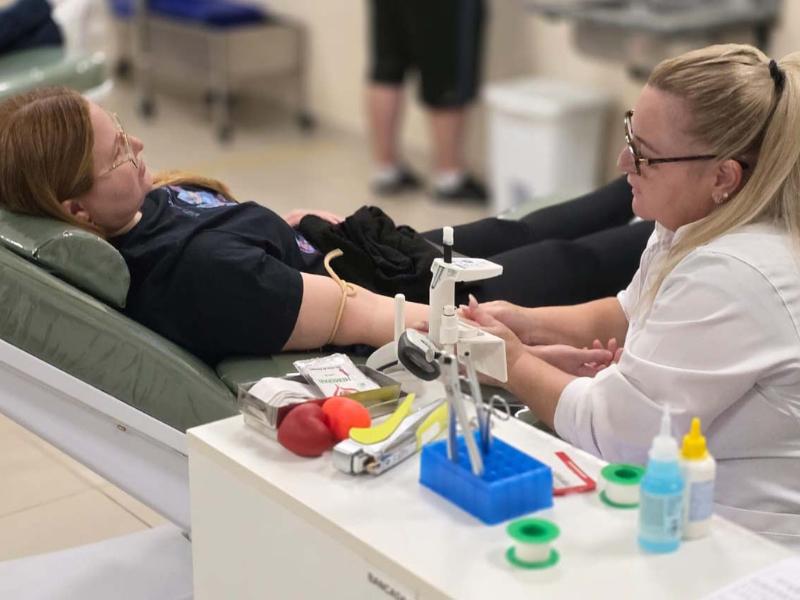 Estoques de sangue O- e O+ chegam a níveis críticos e Hemepar solicita doações