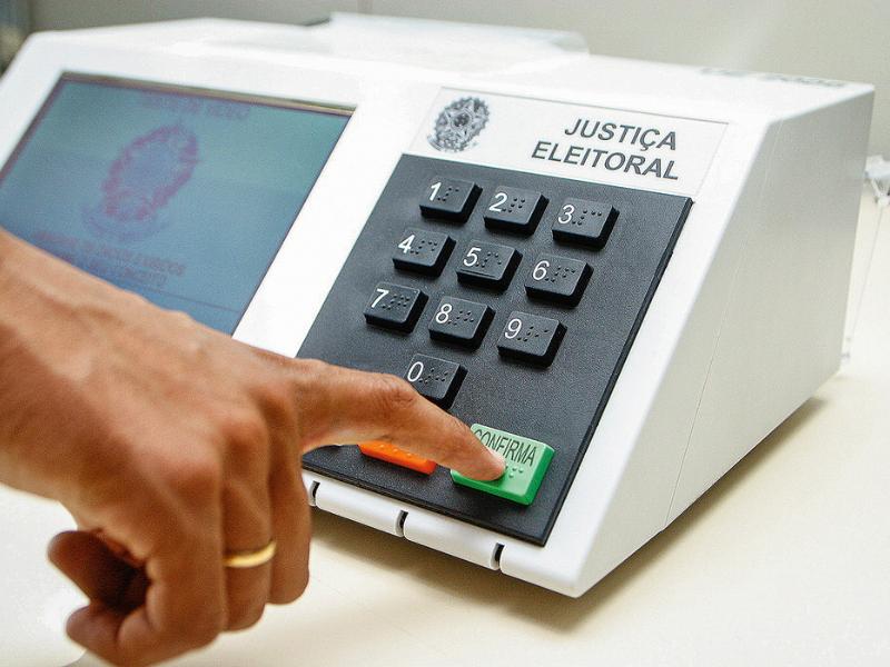 Mesários que trabalharão nas Eleições 2026 no Paraná serão convocados por mensagem via WhatsApp