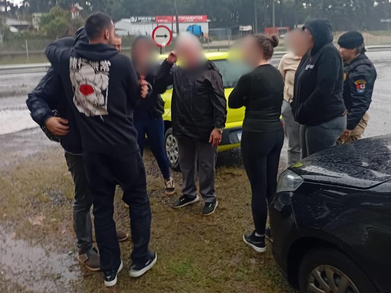 Policiais militares localizam jovens desaparecidos após buscas no Morro do Cal, em Bateias