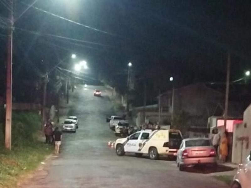 Homem é executado com vários tiros em via pública no Lamback