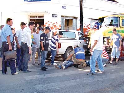 Acidente no cruzamento da Valões com Marechal