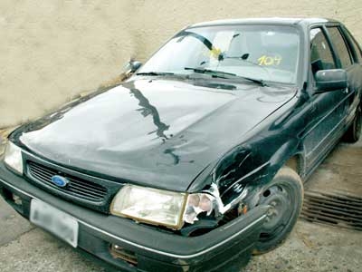 Executado a tiros dentro do carro