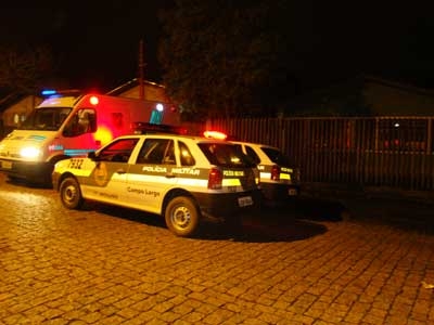 Cai da escada e morre 