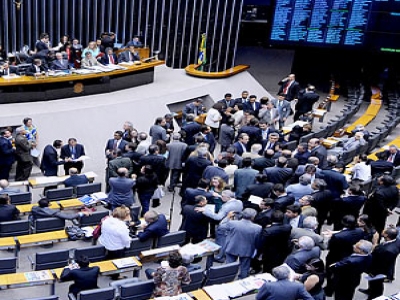 Câmara aprova reforma sem restrição 