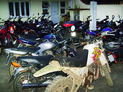PM apreende motocicletas irregulares