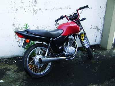 Moto com alerta de roubo é recuperada