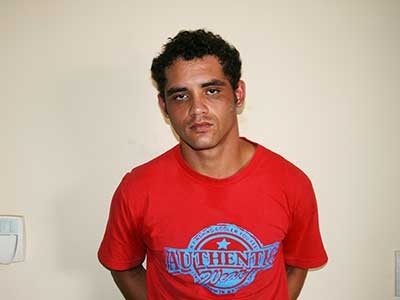 PM prende trio com veículo roubado