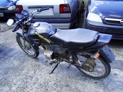 Moto com chassi raspado é apreendida