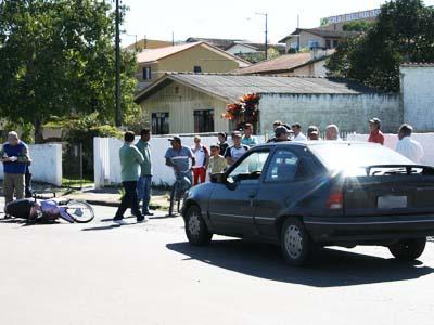 Acidente entre Kadett e motoneta