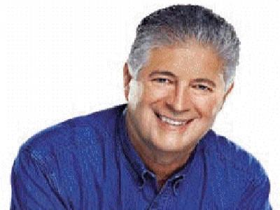 Requião leva dois tapas