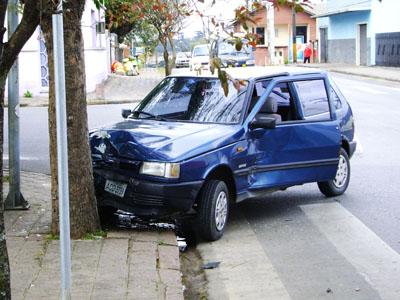 Acidentes resultam em danos materiais