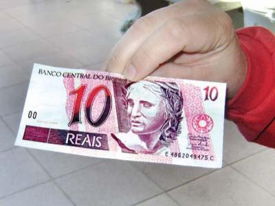 PM apreende cédula de R$ 10 falsa