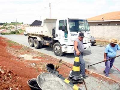 Prefeitura realiza melhoria de ruas na cidade