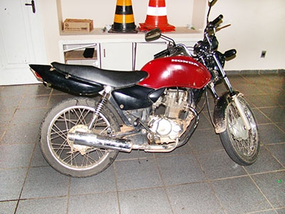 Motocicleta com chassis lixado é apreendida