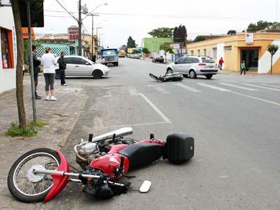 Acidente entre motos no Centro