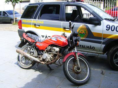 PM apreende moto com placa clonada