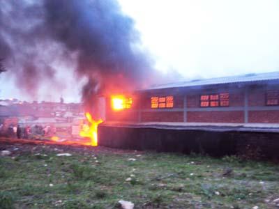 Incêndio atinge oficina