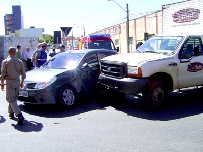 Acidente no Centro deixa trânsito tumultuado  