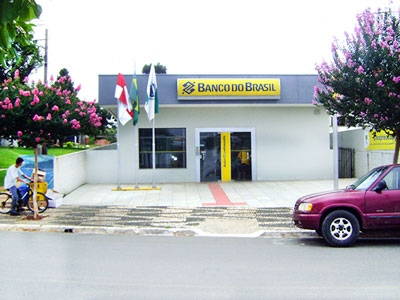 Quadrilha rouba banco em Balsa Nova