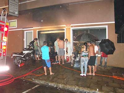 Incêndio atinge oficina 
