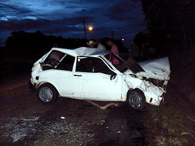 Motorista ferido em acidente na Estrada de Bateias