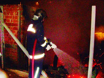 Incêndio consome residência no Jardim Esmeralda