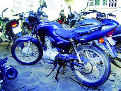 Moto furtada é localizada em Operação Bloqueio