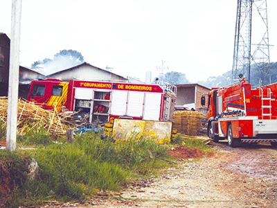 Incêndio atinge empresa no Jardim Bela Vista