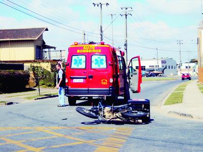 Motoqueiro ferido em acidente 