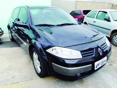 Veículo deixado em estacionamento é encaminhado para a DP