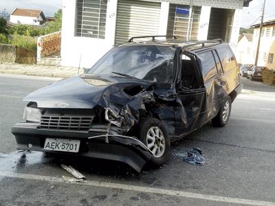 Acidente entre ônibus x Ipanema