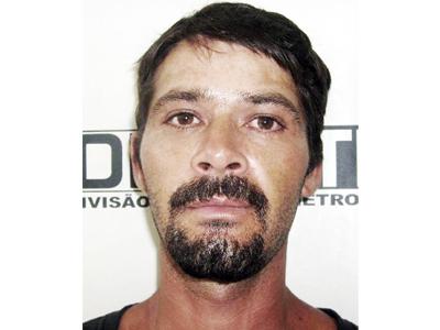 Homem é preso com objetos furtados