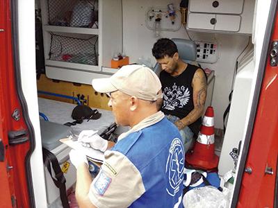 Ciclista ferido em acidente na Quintino Bocaiúva