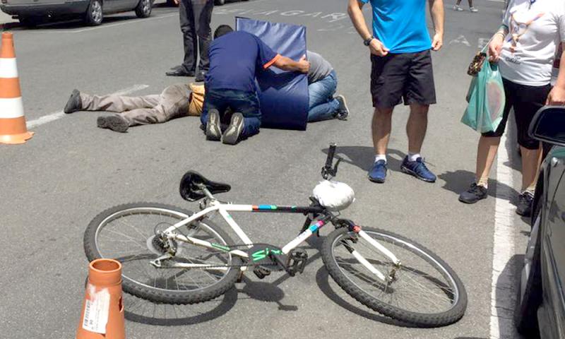 Ciclista ferido em acidente no Centro
