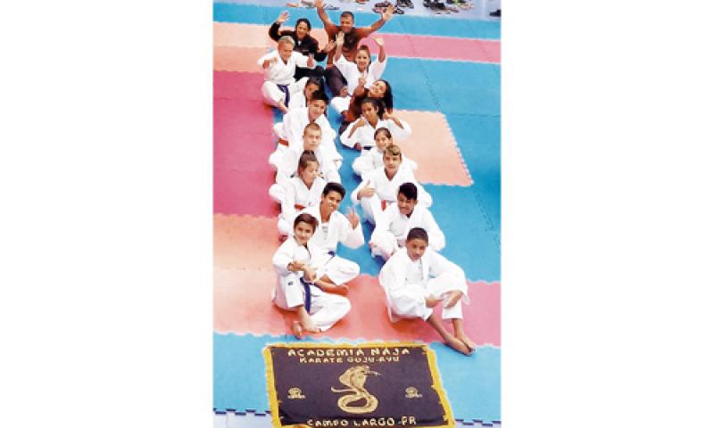 Atletas de karatê conquistam 16 medalhas em campeonato paranaense