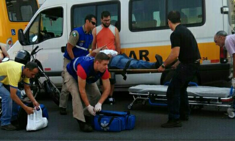 Idoso atropelado por moto em frente a Havan