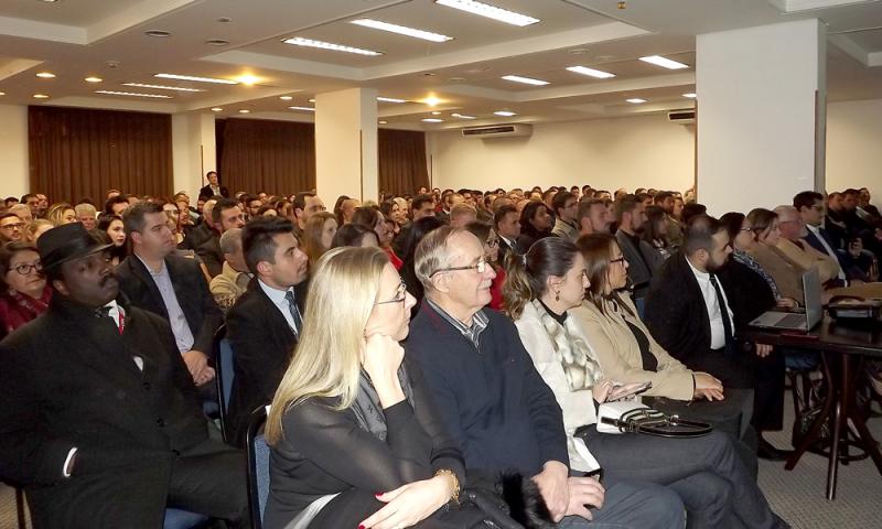 Lançamento do Condomínio Clube Califórnia é sucesso em Campo Largo